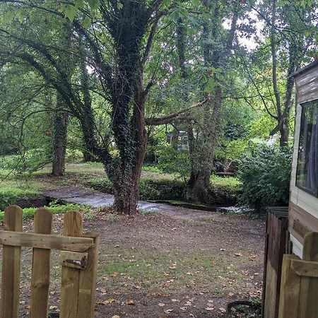 Mobile Home Situe Au Coeur Du Lac Blangy-le-Château Екстериор снимка